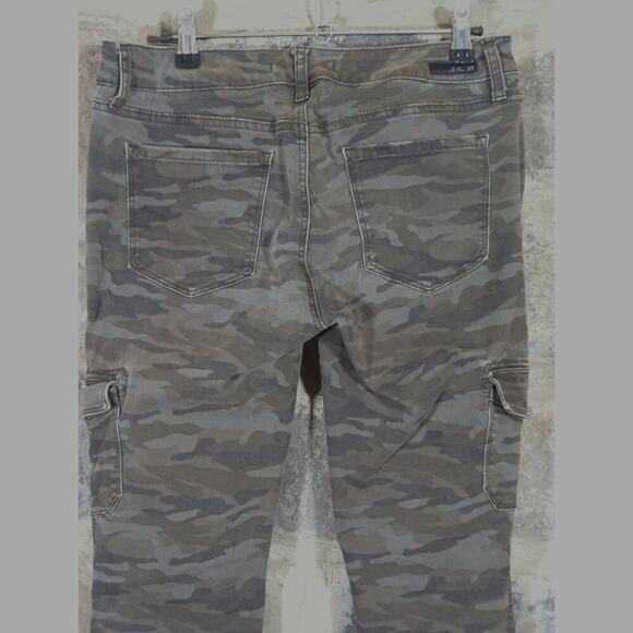 Anthropologie Level 99 Pants Woman's Size 29 Camo Utility Zip Ankle Neutral - Picture 8 of 15